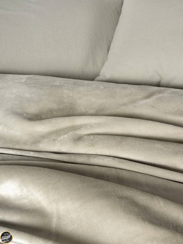 ست کاور لحاف دونفره مخمل Velvet - Flossy Tas (چهار تکه - رنگ شیری)